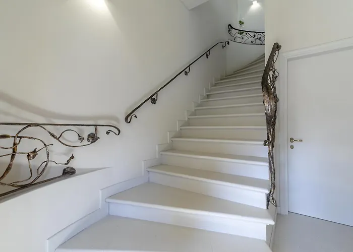 Liberty Lux House - *
