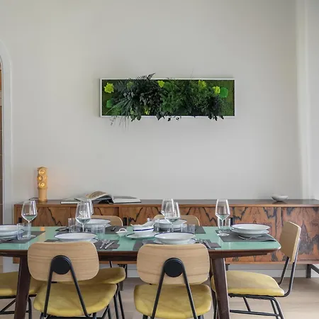 Liberty Lux House - *